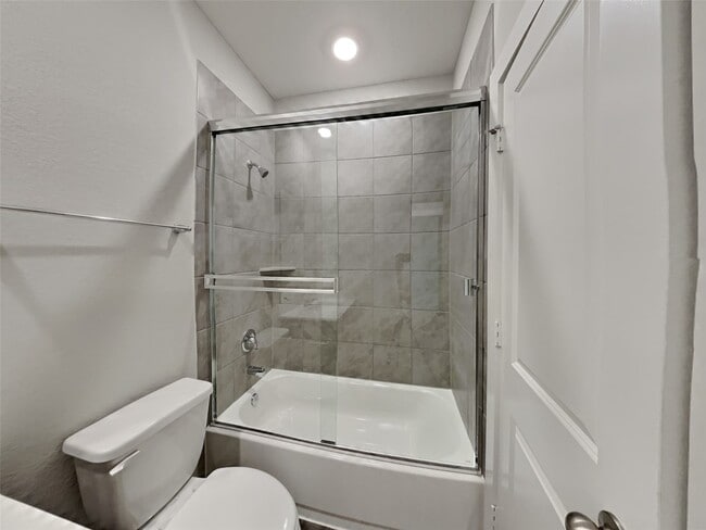 Building Photo - 2411 Foster Hl Rd