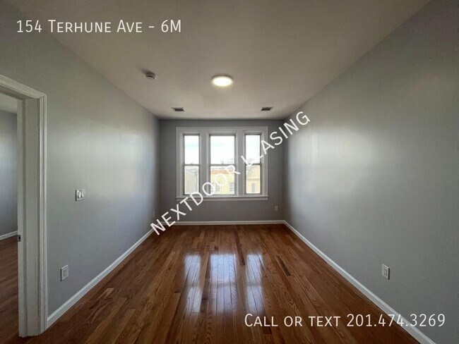 Building Photo - 154 Terhune Ave