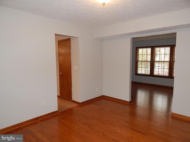 Building Photo - 43974 White Cedar Ln