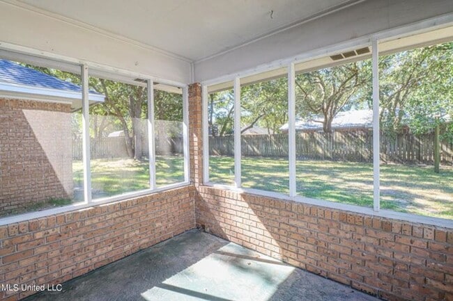 Building Photo - 3 bed 2 bath in Ocean Springs