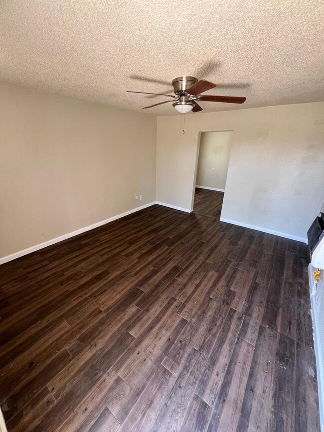 Building Photo - $0 First Month's Rent / $0 Deposit at Move-in