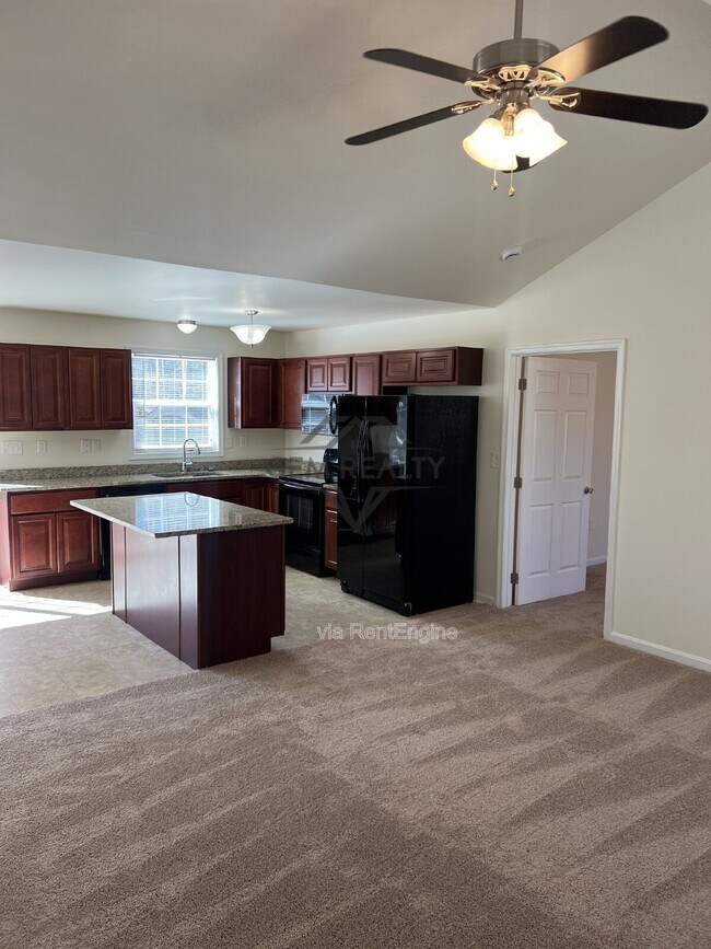 Building Photo - 8326 Quicks Way
