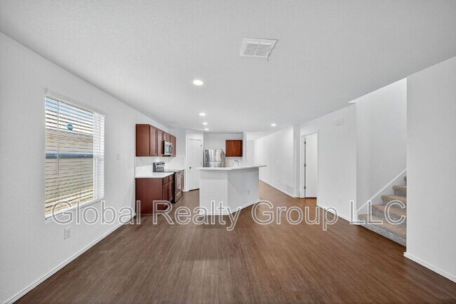 Building Photo - 7139 Quarter Moon