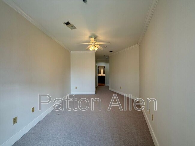 Building Photo - 9 Kenilworth Knl