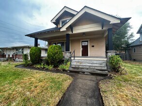 Building Photo - Elegant 3 Bed, 2 Bath Home in Spokane!