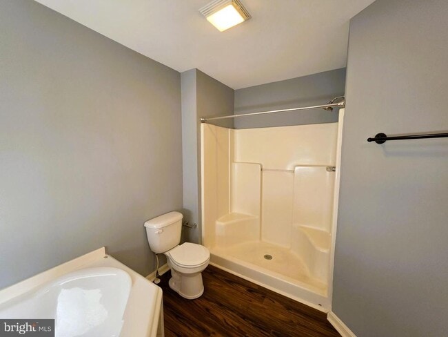 Building Photo - 3003L Heather Ln
