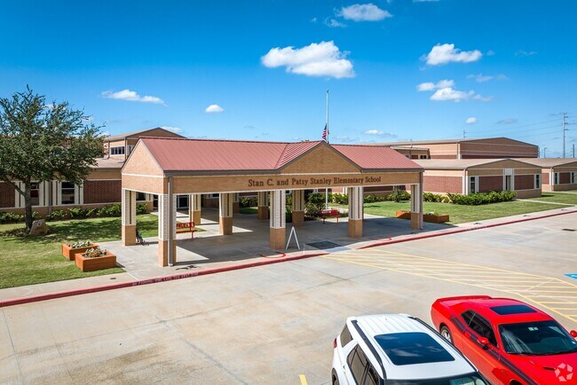 Building Photo - 26215 Salt Creek Ln