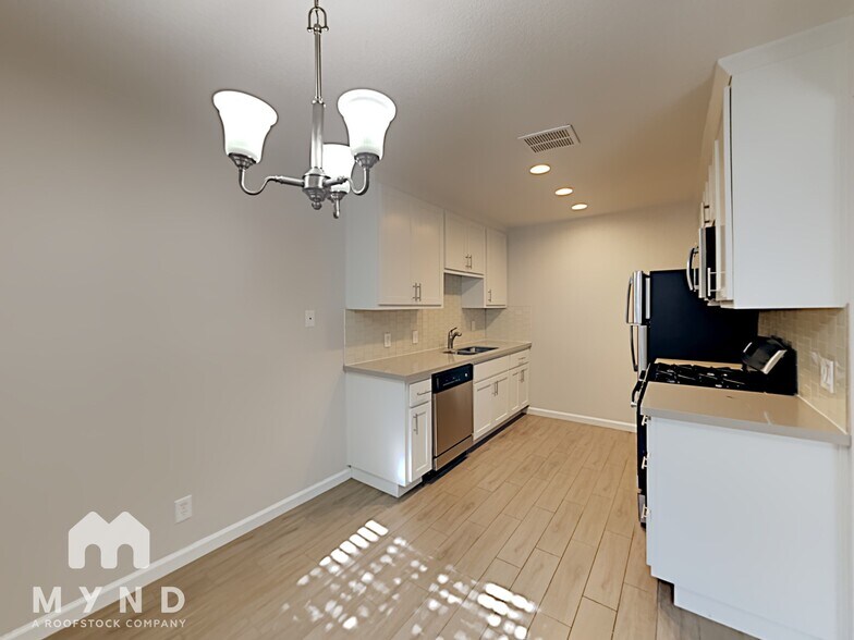 Building Photo - 2336 Villanova Cir
