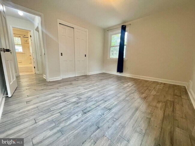 Building Photo - 8614 Ridge Rd