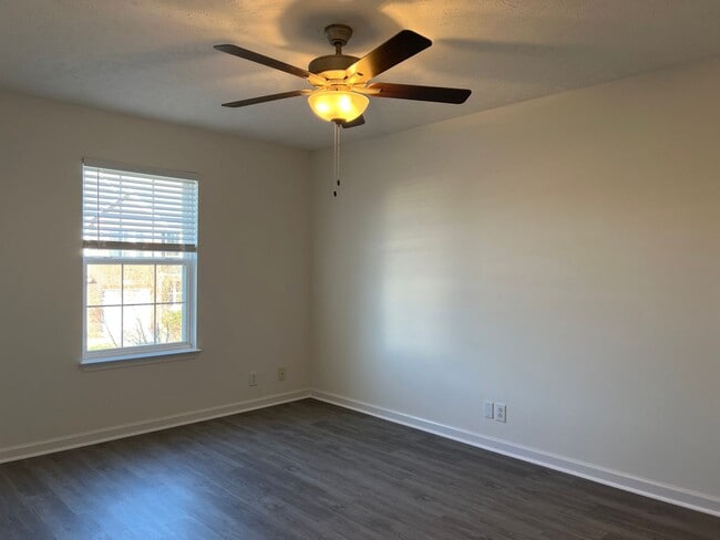 Building Photo - Laura Jeanne Luxury Townhome