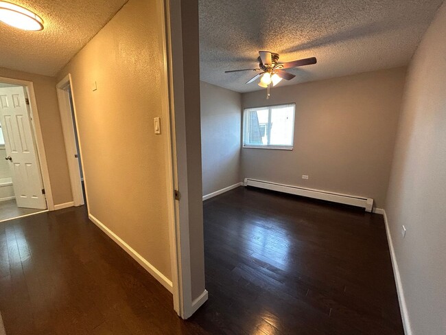 Building Photo - $0 DEPOSIT OPTION! 2BED/1.5BATH CONDO IN C...