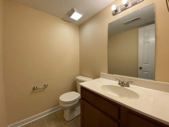 Building Photo - 568 Brookside Ct