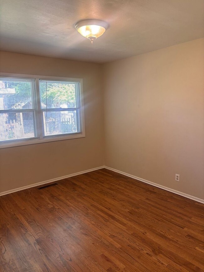 Building Photo - 9851 SE 43rd Ave