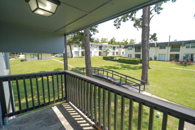 Building Photo - 2325 W Pensacola St