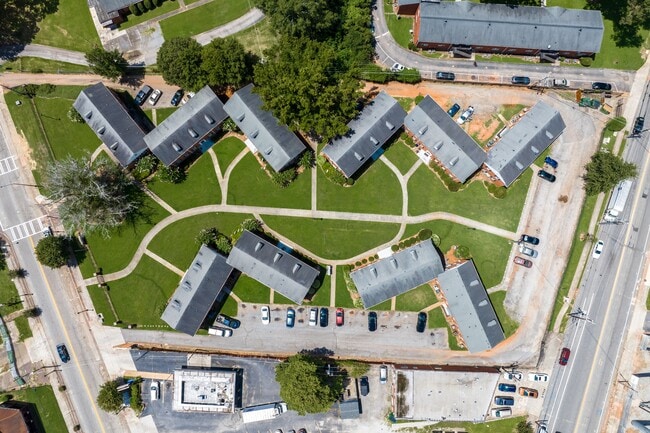 Building Photo - 2367 Cascade Rd