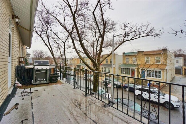 Building Photo - 556 81st St