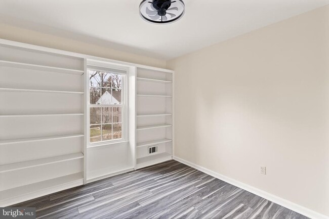 Building Photo - 2410 Alsop Ct