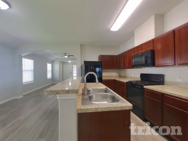 Building Photo - 21455 Wilona Way