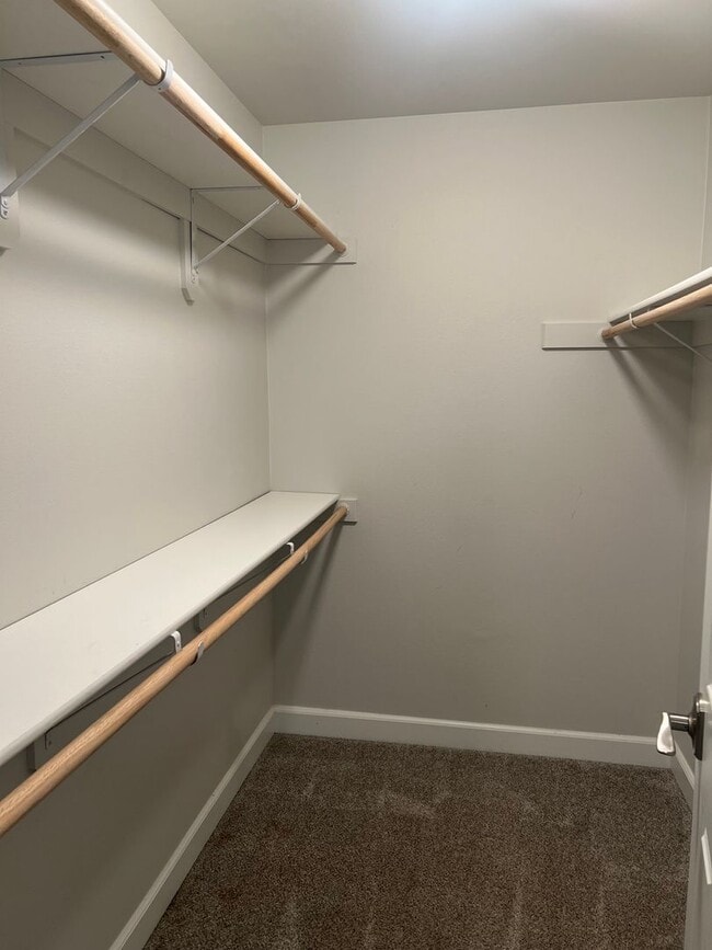 Building Photo - Remodeled Townhouse with Garage