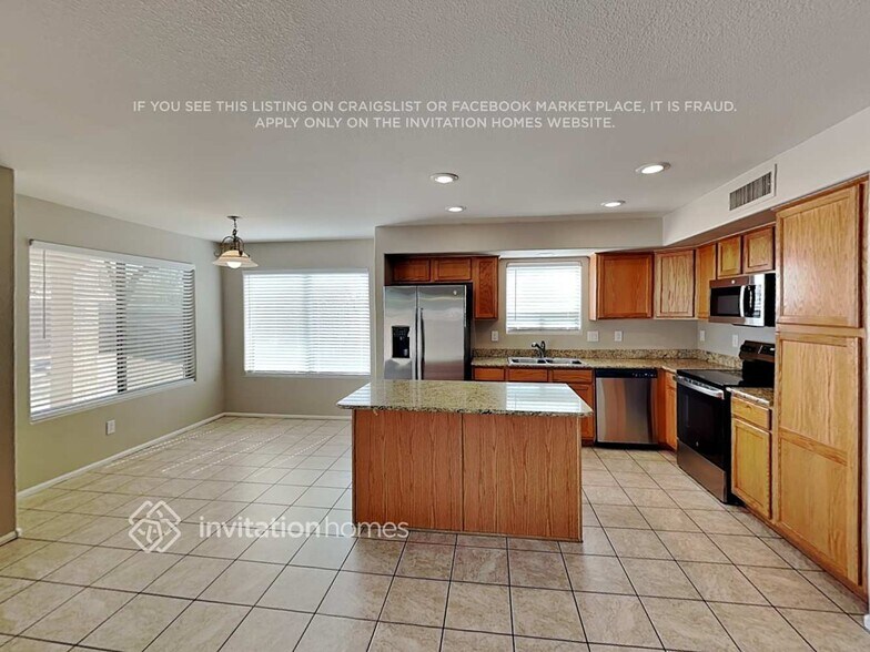 Building Photo - 1051 N 158th Ave