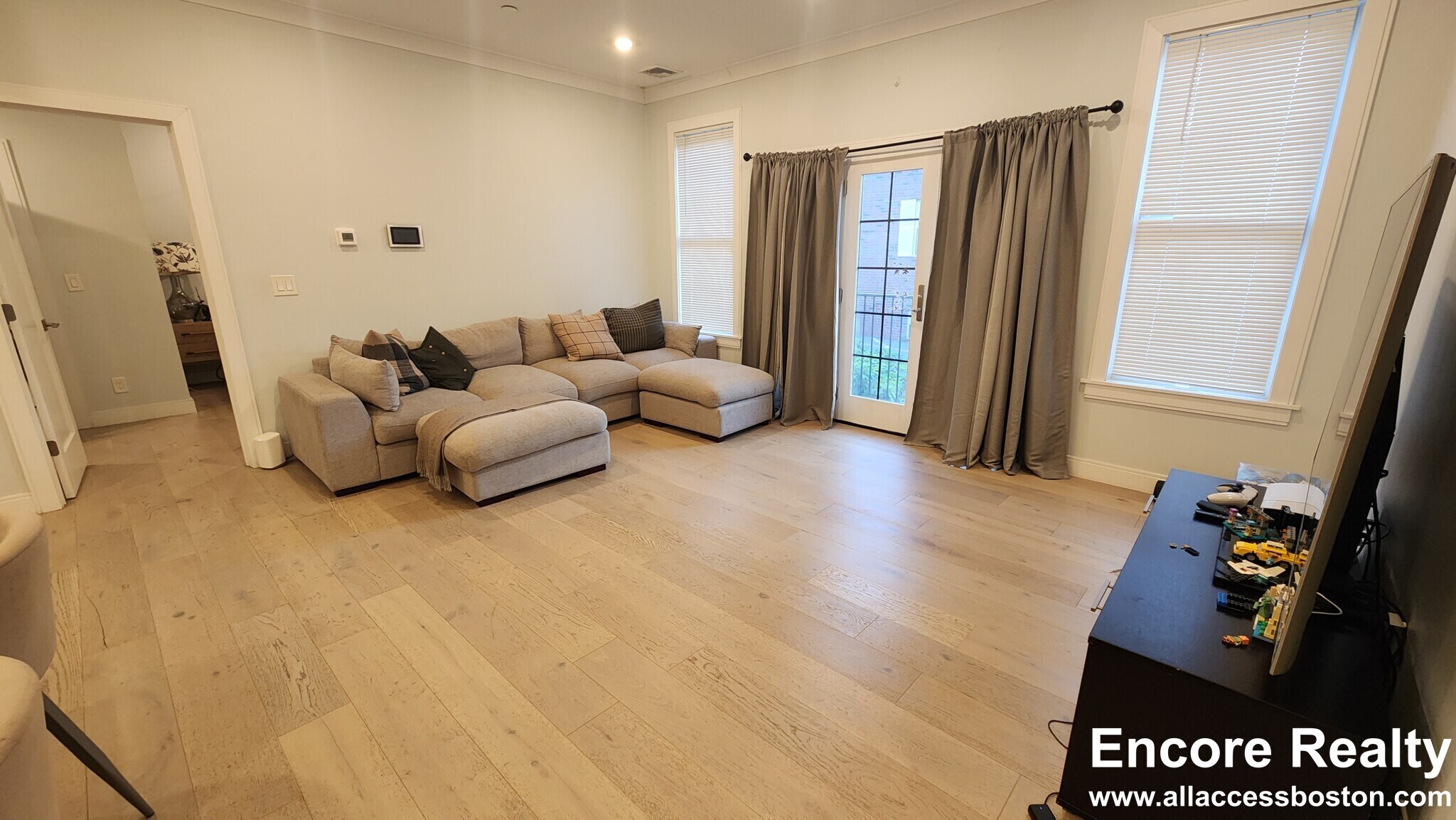 Building Photo - 32 Cummins Hwy