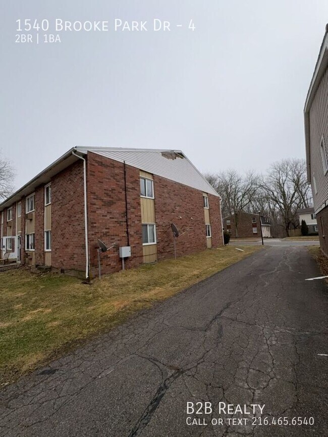 Building Photo - 1540 Brooke Park Dr