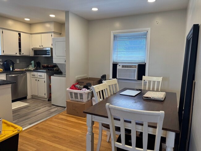 Building Photo - 54 Brighton Ave