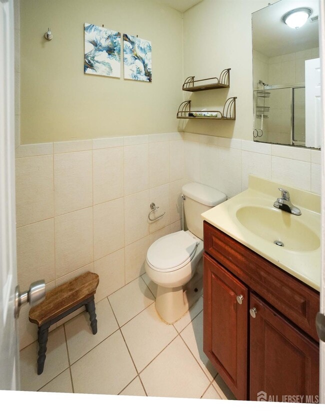 Building Photo - 1111 Edison Glen Terrace