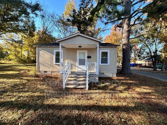 Primary Photo - 412 Oates St