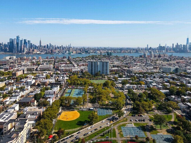 Building Photo - 100 Manhattan Ave