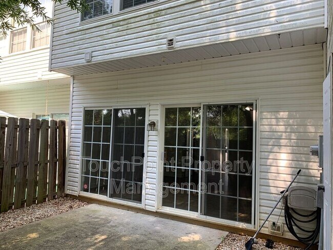 Building Photo - 3262 Mannington Dr