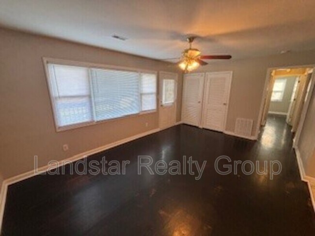Building Photo - 5406 Catalina Ave