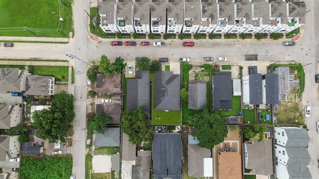 Building Photo - 2708 Kennedy St