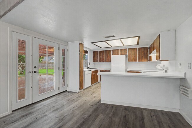 Building Photo - Beautiful 2-Bedroom Home on Corner Lot with RV Parking & Spacious Backyard