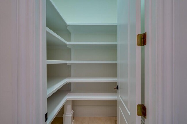 Building Photo - 6213 Arnall Ct