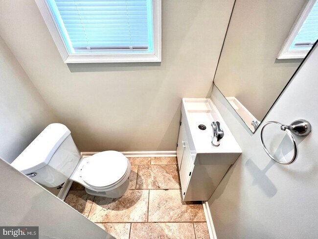 Building Photo - 2202 E Lehigh Ave