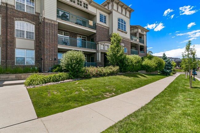 Building Photo - Awesome Condo in Town Center Terrace!