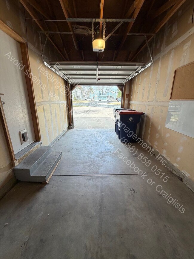 Building Photo - 8962 W 89th Pl