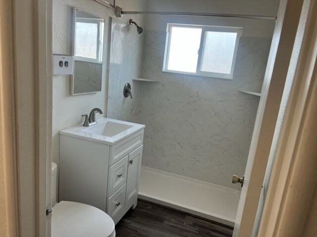 Building Photo - 215 Hemlock Ave