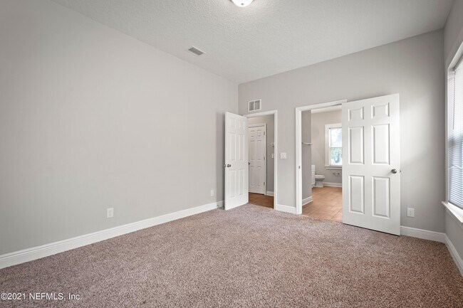 Building Photo - 1945 Redell St