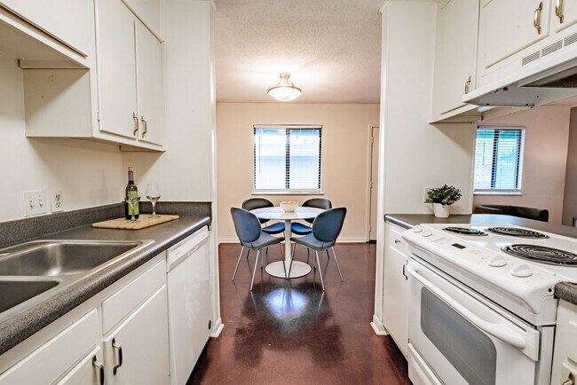 Building Photo - 3914 Ave D Ave