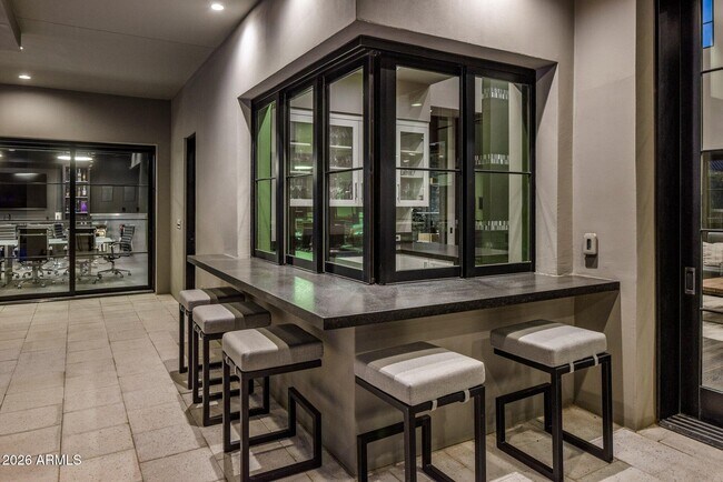 Building Photo - 10110 E Siesta Ln