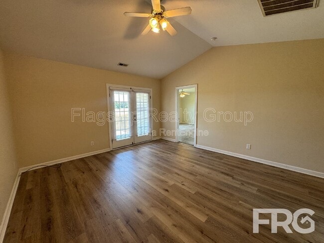 Building Photo - 5180 Deveron St