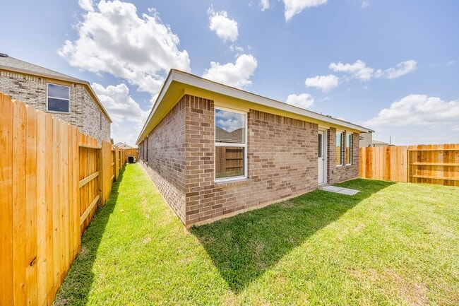 Building Photo - 3009 fantasy Terrace Dr