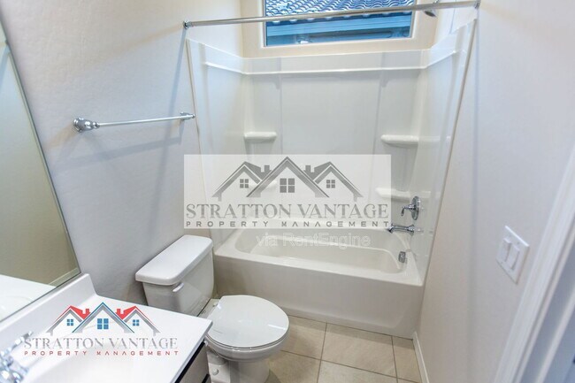 Building Photo - 17645 W Palo Verde Dr