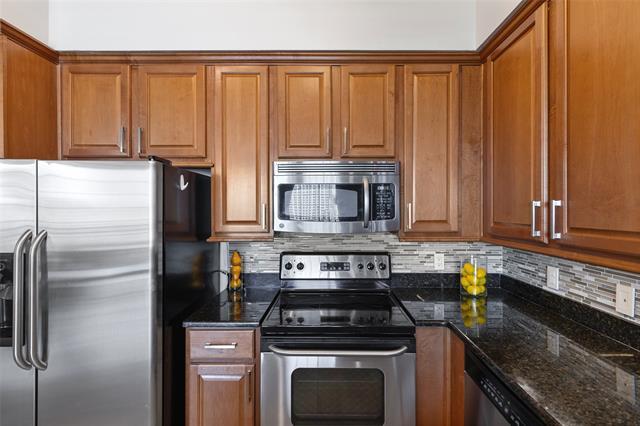 Building Photo - 3225 Turtle Creek Blvd