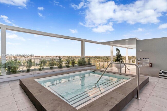 Building Photo - 2000 Metropica Wy