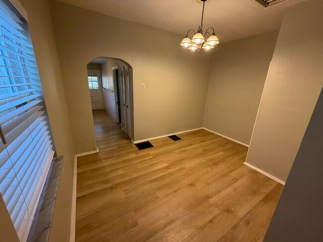 Building Photo - 5331 Arsenal St