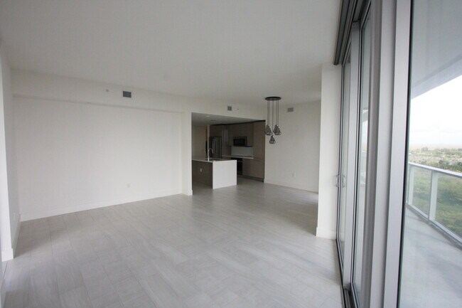 Building Photo - 2000 Metropica Wy