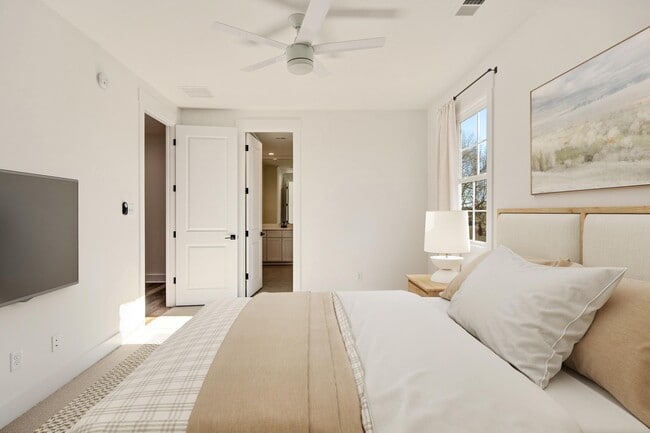 Building Photo - 641 Fletcher Rd